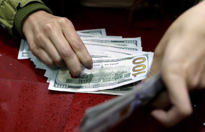 impuesto-a-remesas-en-eeuu-baja-a-3.5%;-“es-un-primer-importante-avance”,-dice-embajador-moctezuma
