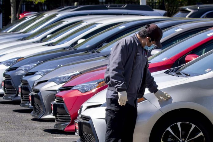 aranceles-de-trump-empujan-el-precio-de-autos-nuevos-a-maximos-historicos-en-eeuu