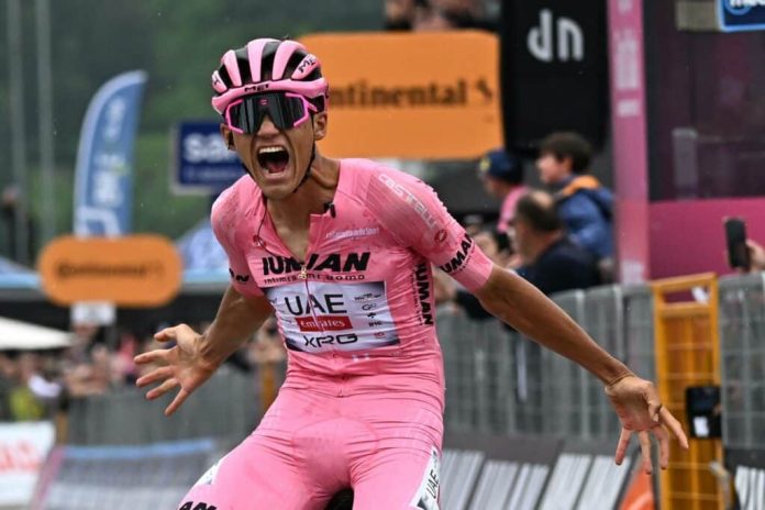 sheinbaum-envia-“buena-vibra”-y-“porras”-al-ciclista-isaac-del-toro